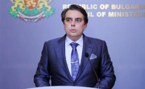Василев към Радев: Хазната не е празна, има 6,8 млрд. евро