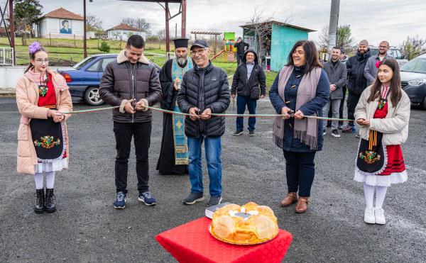 Официално откриха реновирания път между Велика и Фазаново