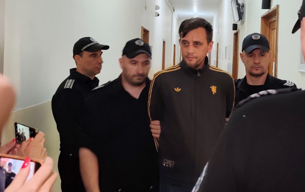 Пламен Делев задържан под стража, изчезват уличаващи онлайн чатове /видео/