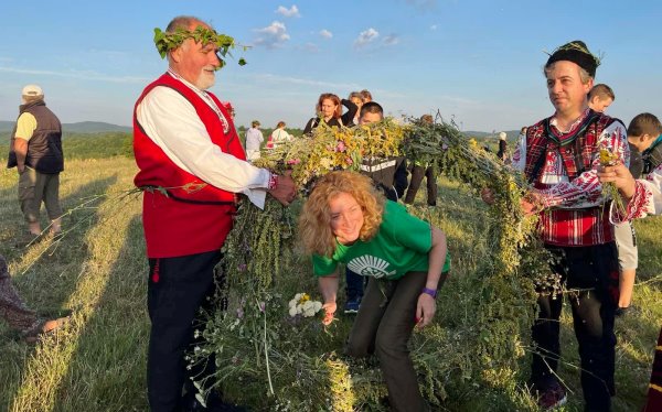 Oтбелязваме Еньовден! Ето какво се прави