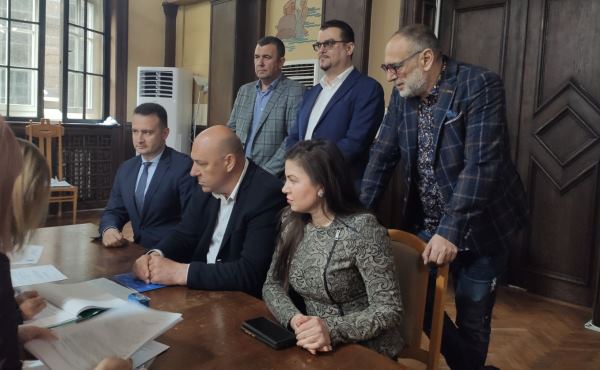 ГЕРБ-СДС регистрира в Бургас листата си: Първа политическа сила сме