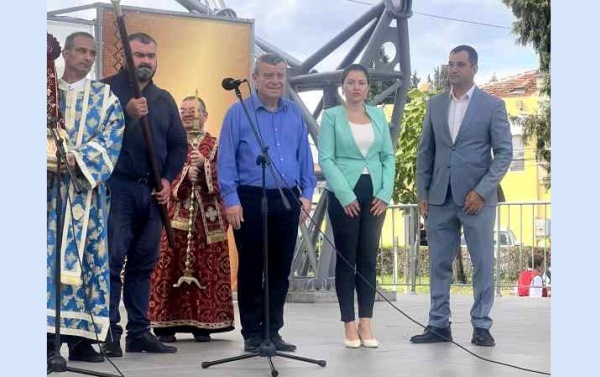 Камено отбеляза Съединението с тържествена програма и фолклорен фестивал