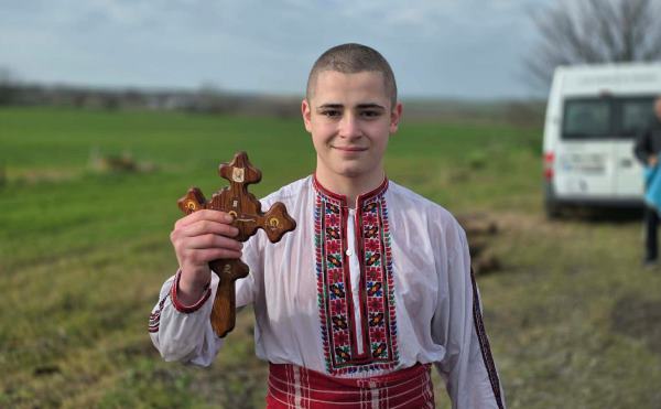 15-годишният Никола спаси кръста в Камено