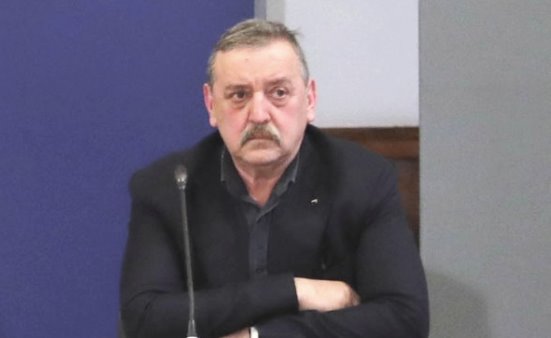 Проф. Кантарджиев за грипа: На децата чай от лукчета, а на вас – греяно вино