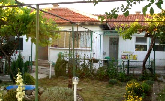 Разследват 40 души за строителни измами