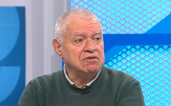 Проф. Константинов: Радев няма да излезе на политическия терен