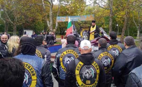 В Бургас: Протест на мотористите, променят движението