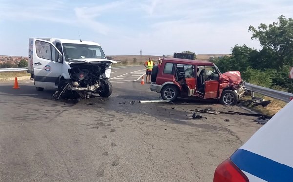 Жена загина в тежко ПТП на входа на Карнобат