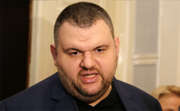 Прокуратурата е прекратила разследването за доходите на Пеевски
