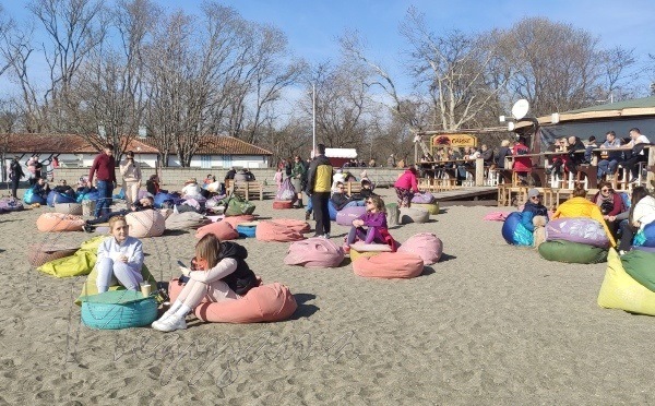 Температури днес стигат 19°