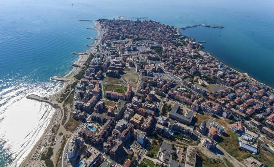 В Поморие: Летовниците предпочит квартири вместо луксозни хотели