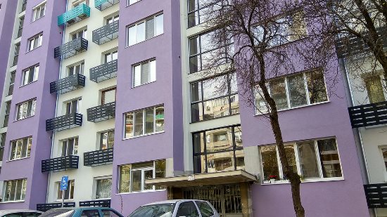 Санирай трудно
